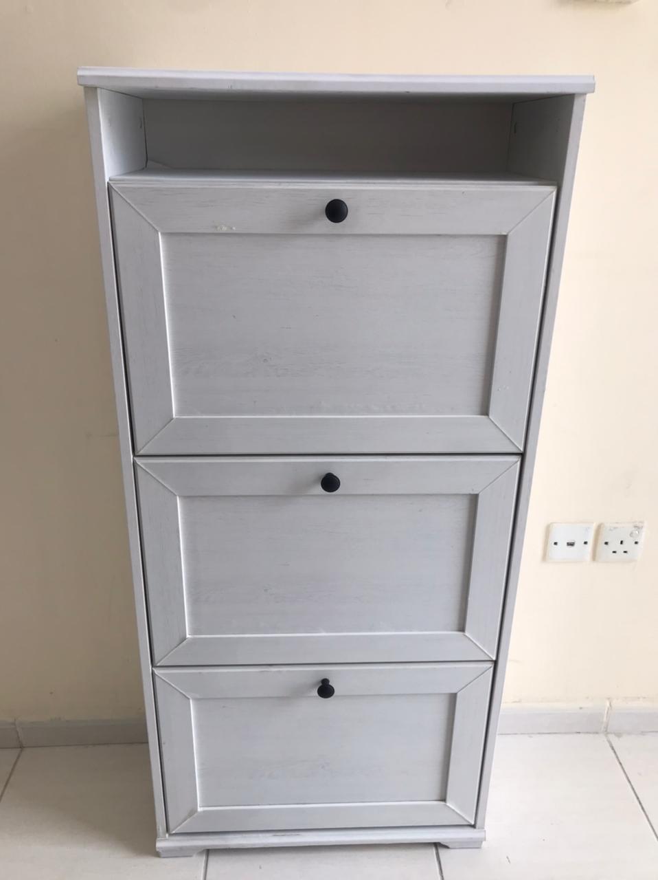 Brusali shoe cabinet with 3 online compartments