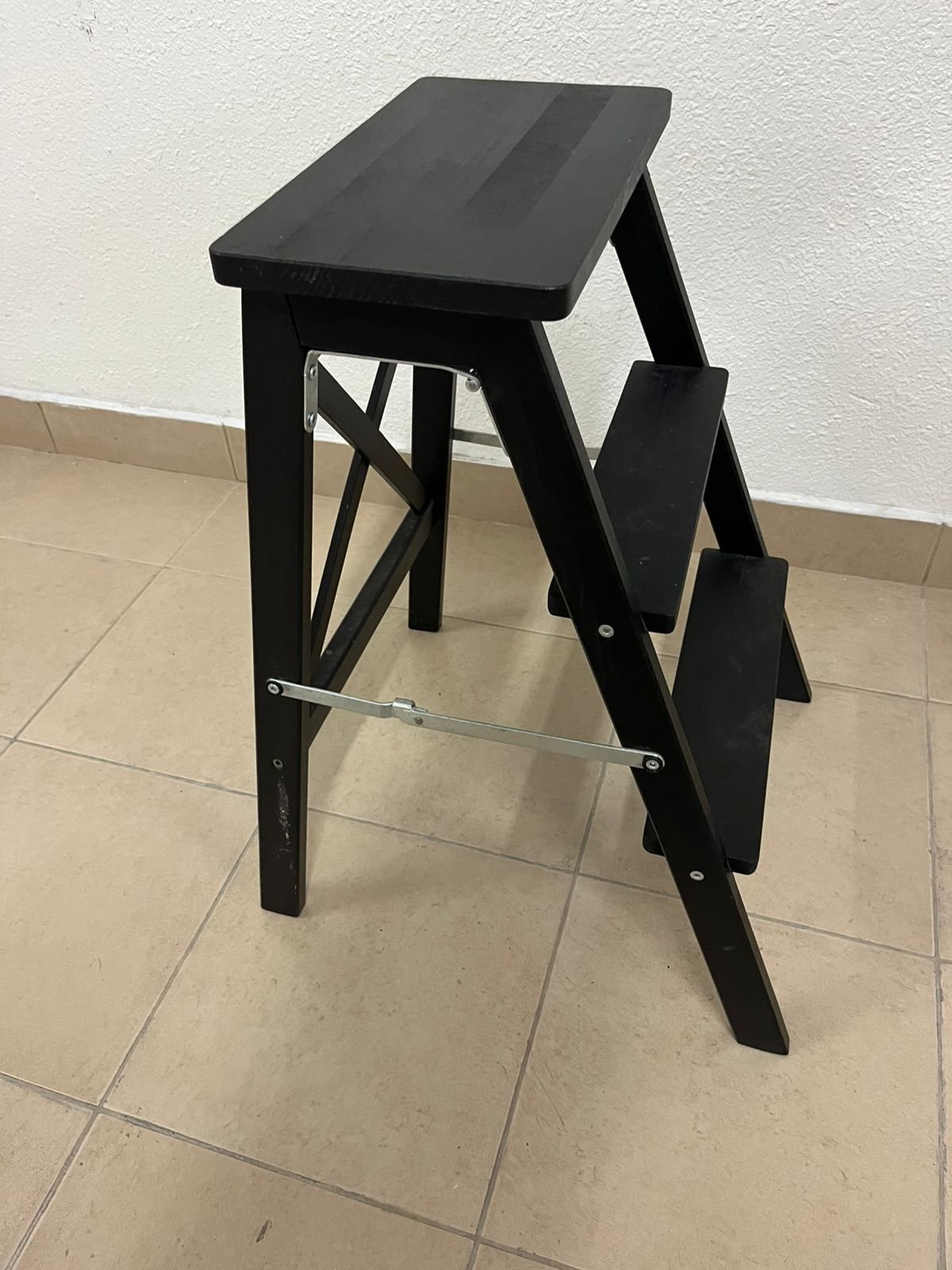 Black ladder from IKEA - Image 4