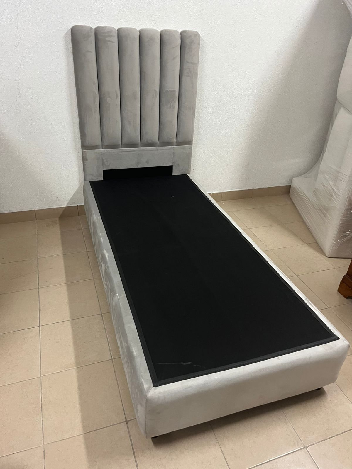 Single bed with mattress - Image 3