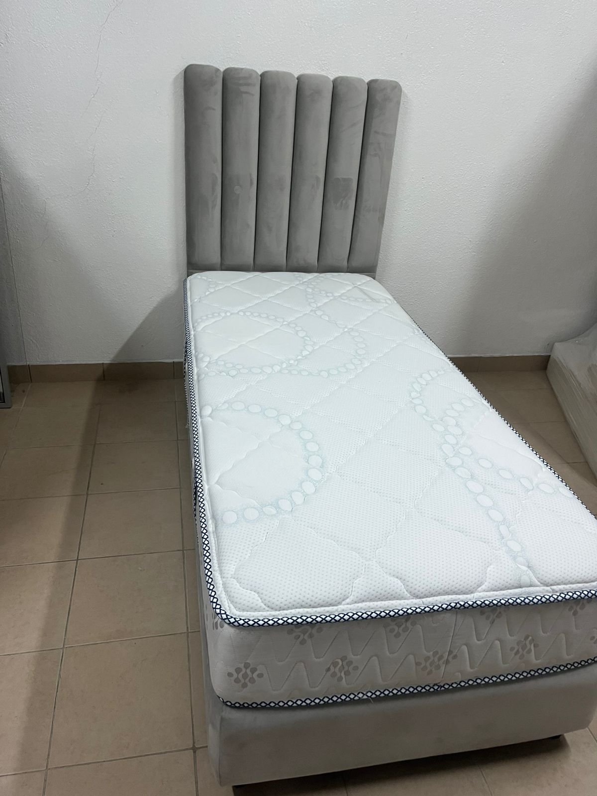 Single bed with mattress - Image 5