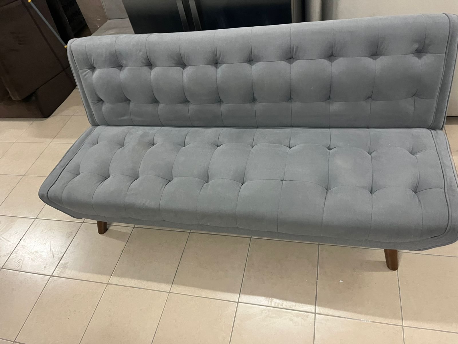 Sofa that converts into a bed - Image 3