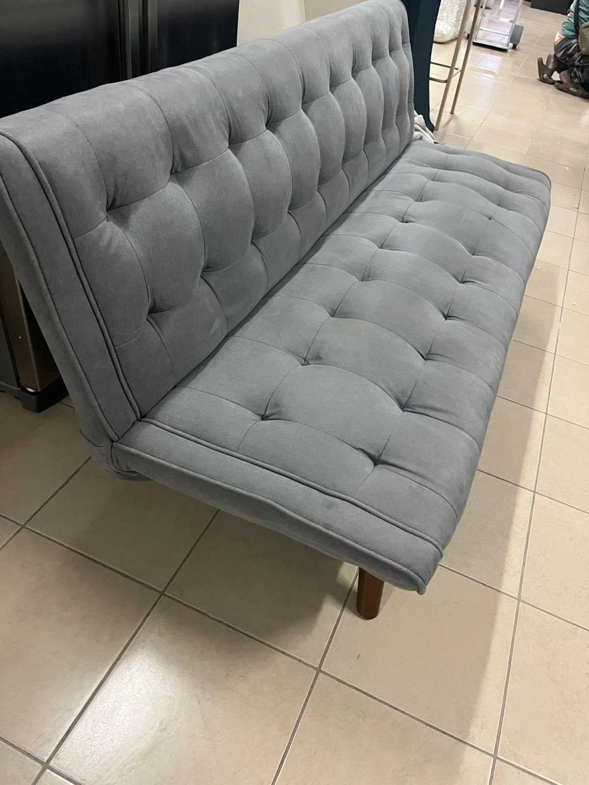 Sofa that converts into a bed - Image 5