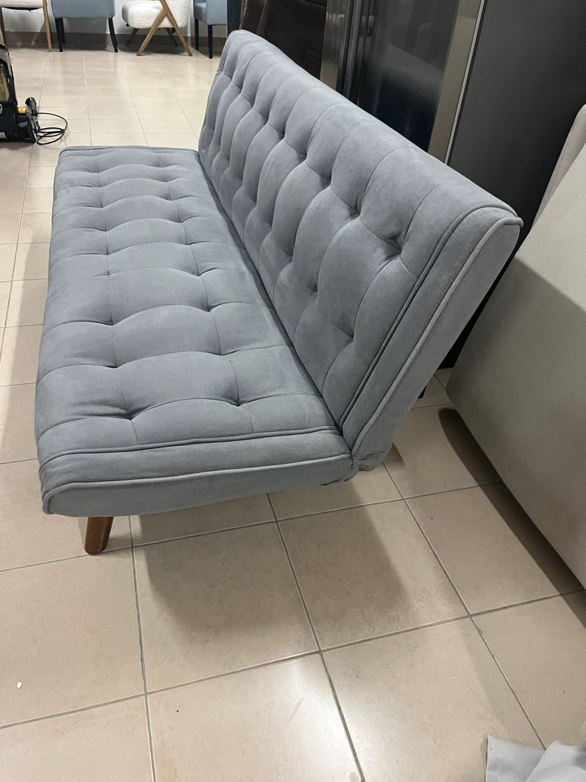 Sofa that converts into a bed - Image 9