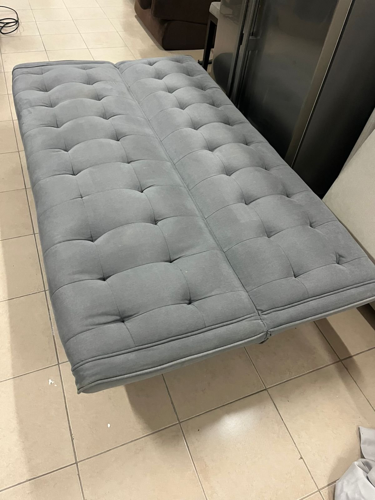 Sofa that converts into a bed - Image 12