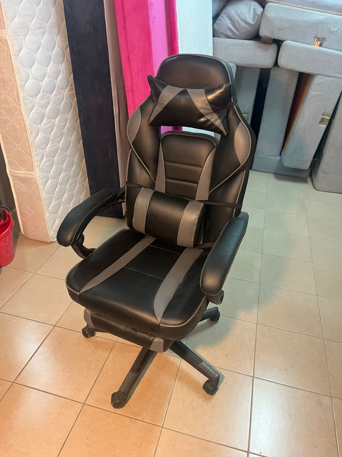 Gaming chair - Image 4