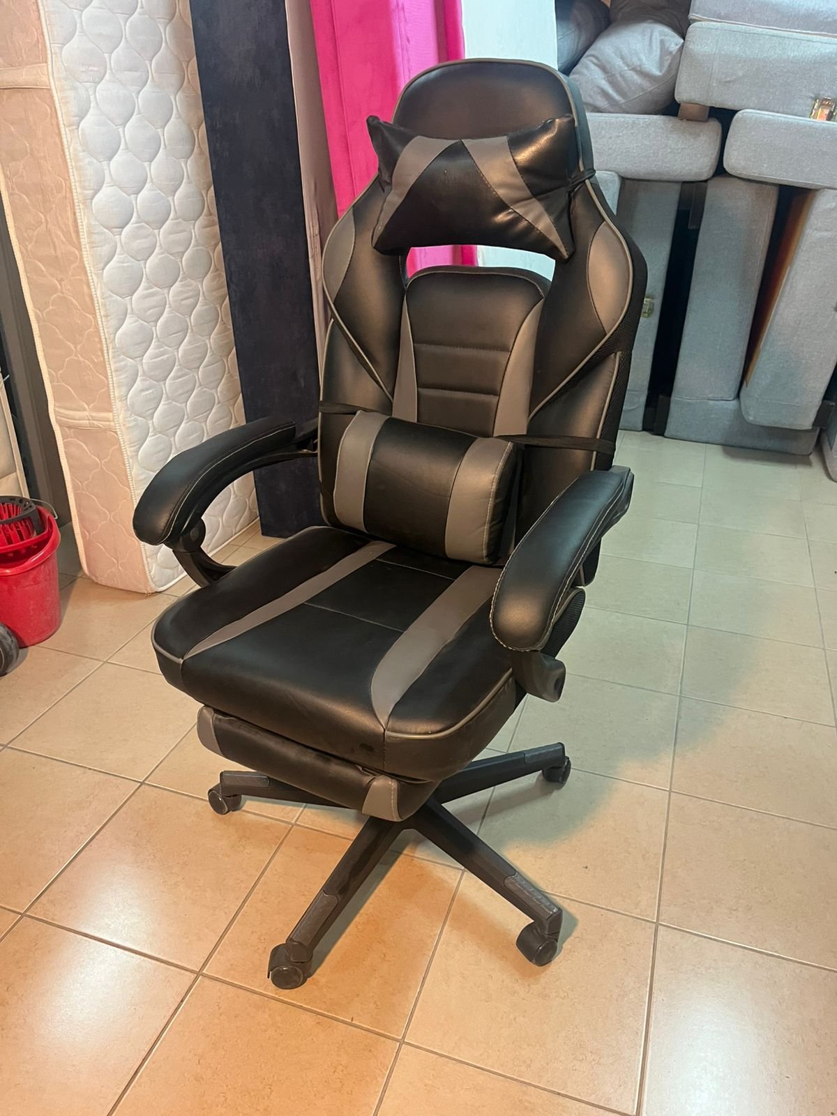 Gaming chair - Image 7