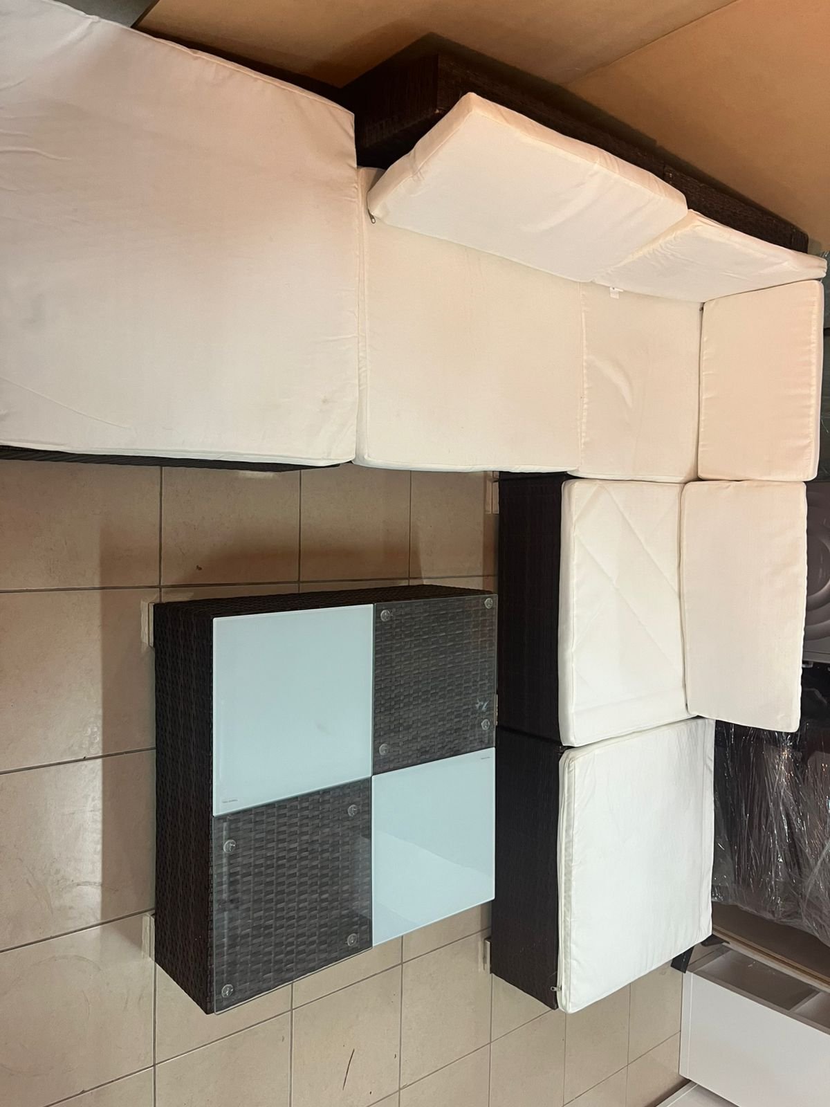 L-shaped sofa - Image 2