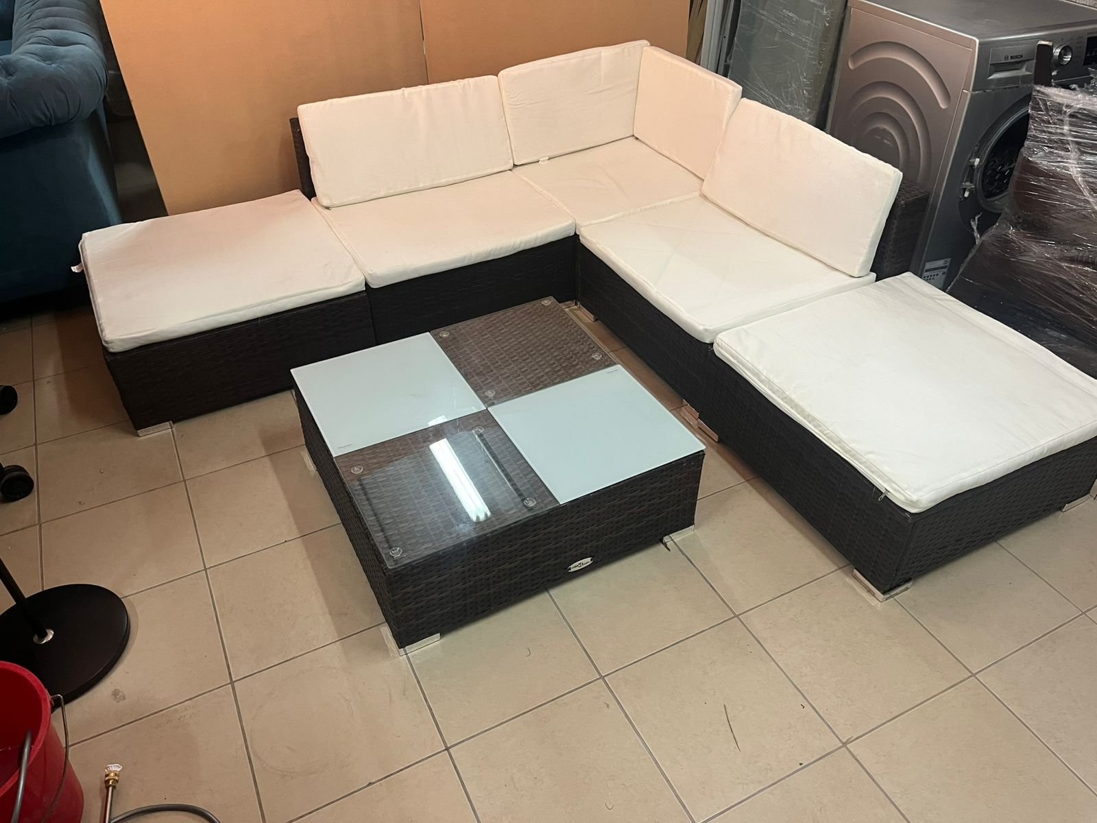 L-shaped sofa - Image 3