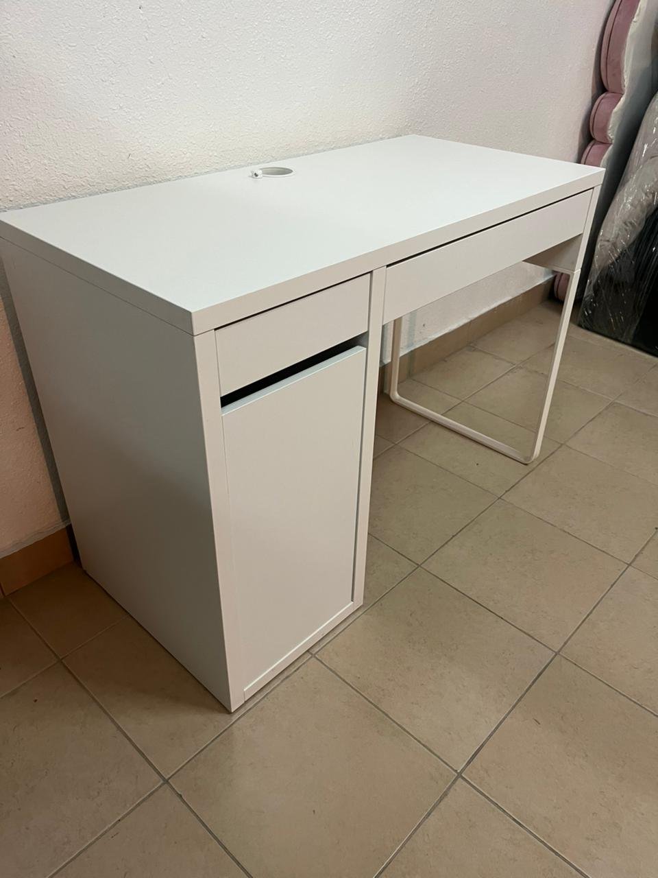 White desk from IKEA - Image 3