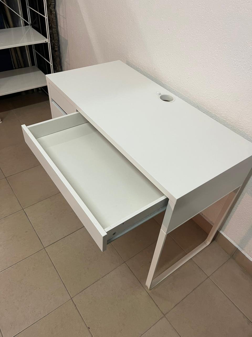 White desk from IKEA - Image 5