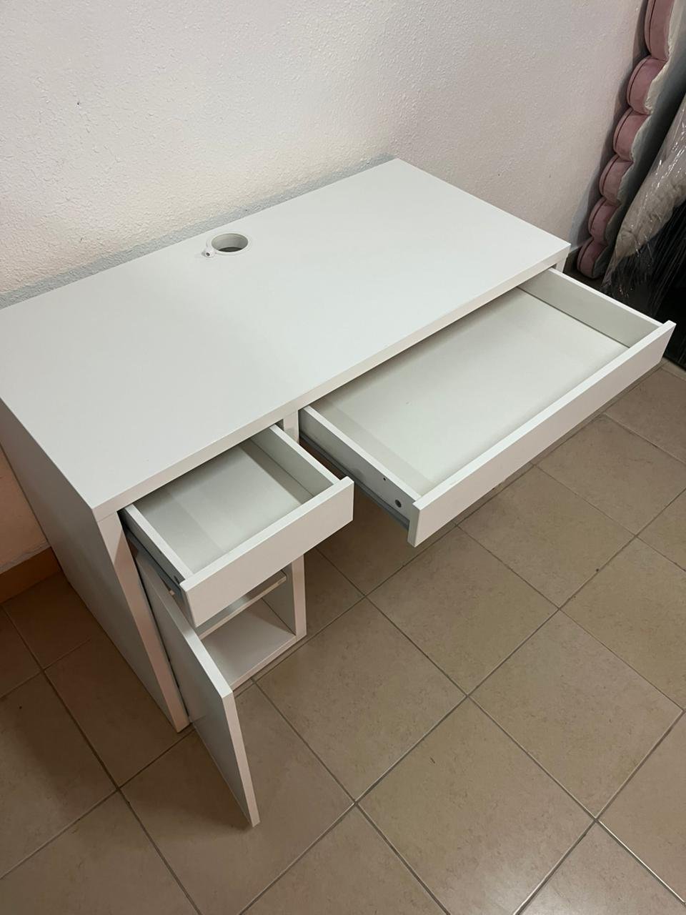 White desk from IKEA - Image 9