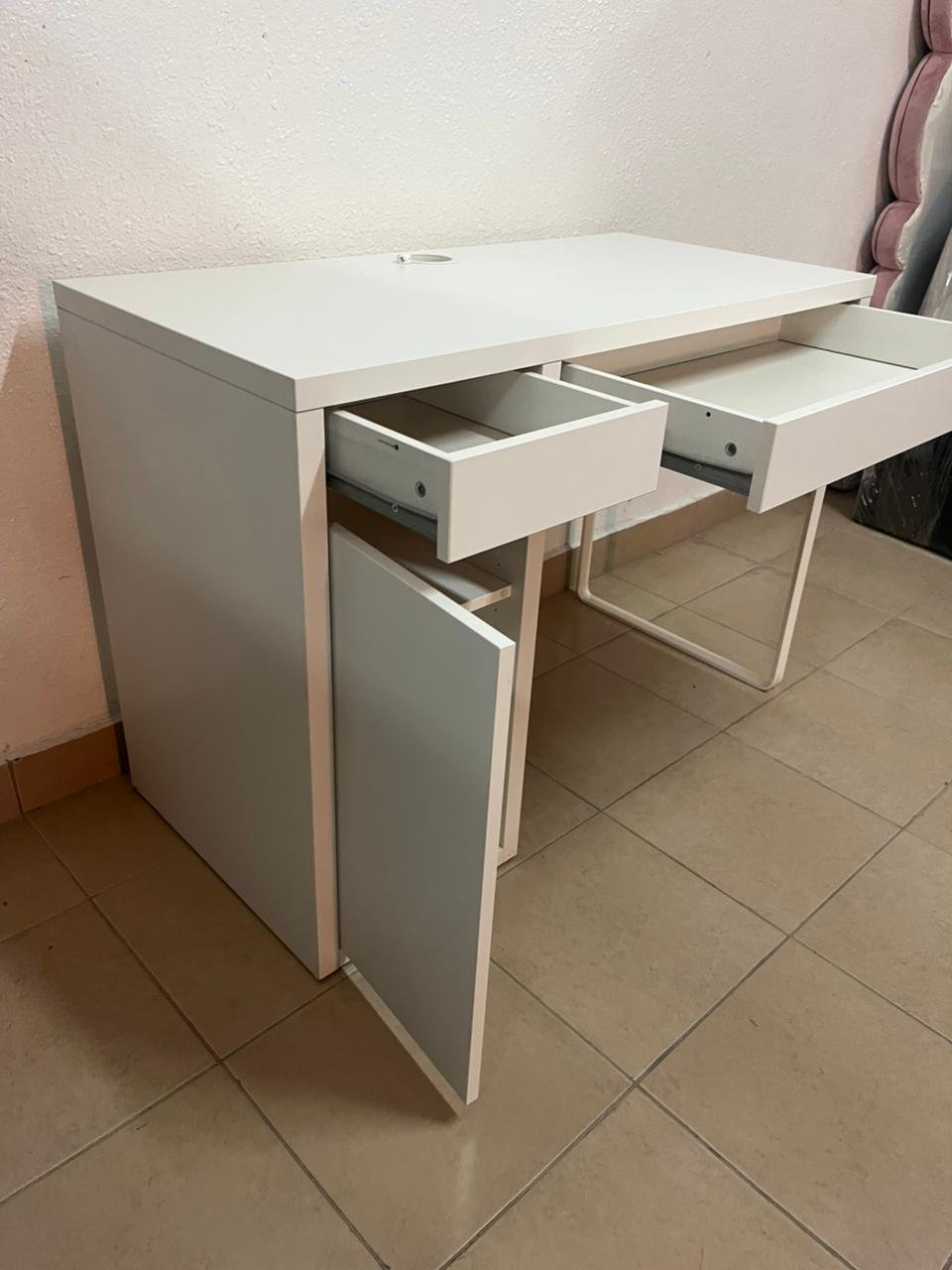 White desk from IKEA - Image 10