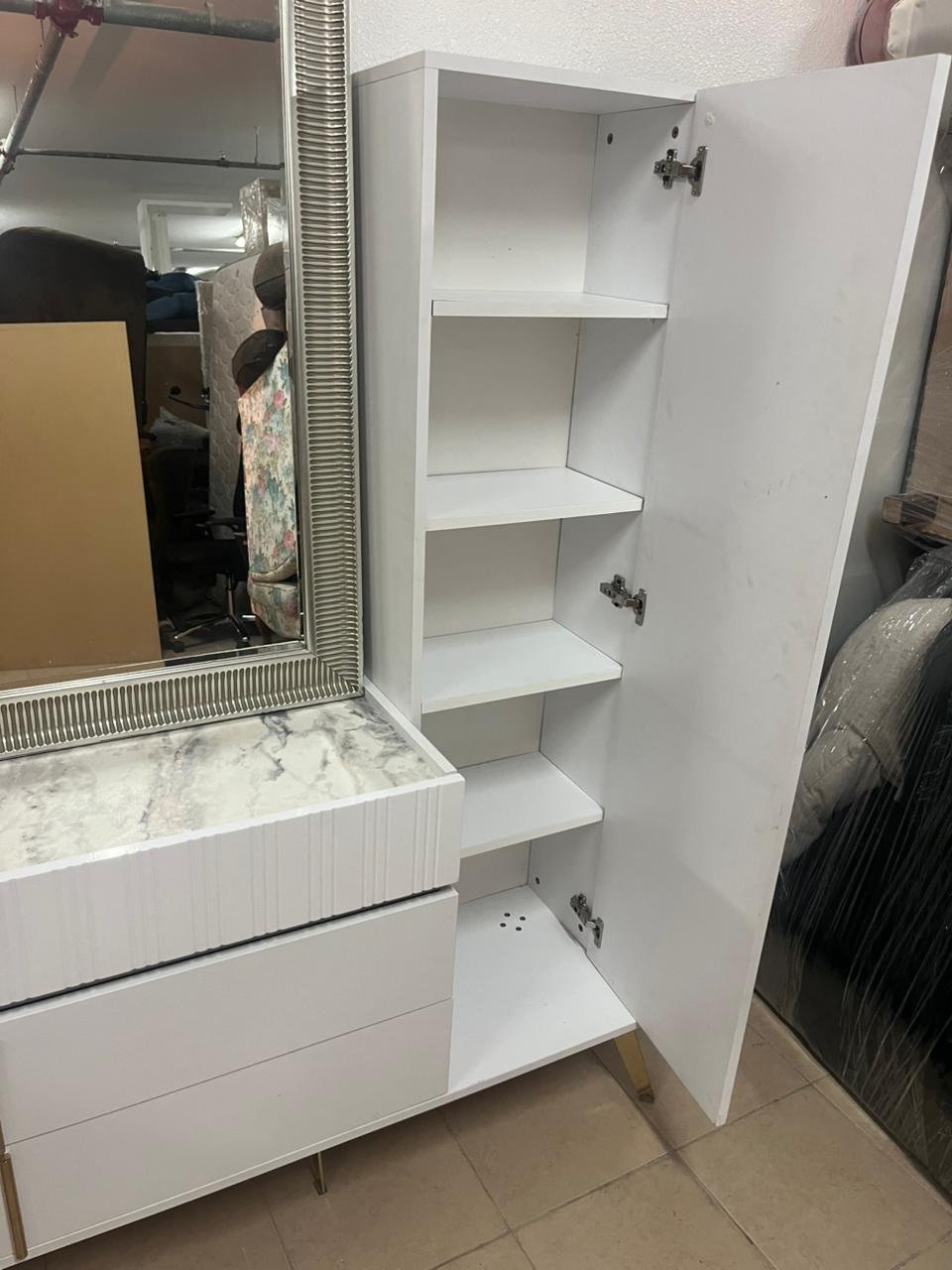 Dressing table with wardrobe - Image 5