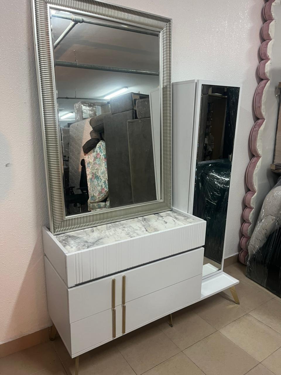 Dressing table with wardrobe - Image 6