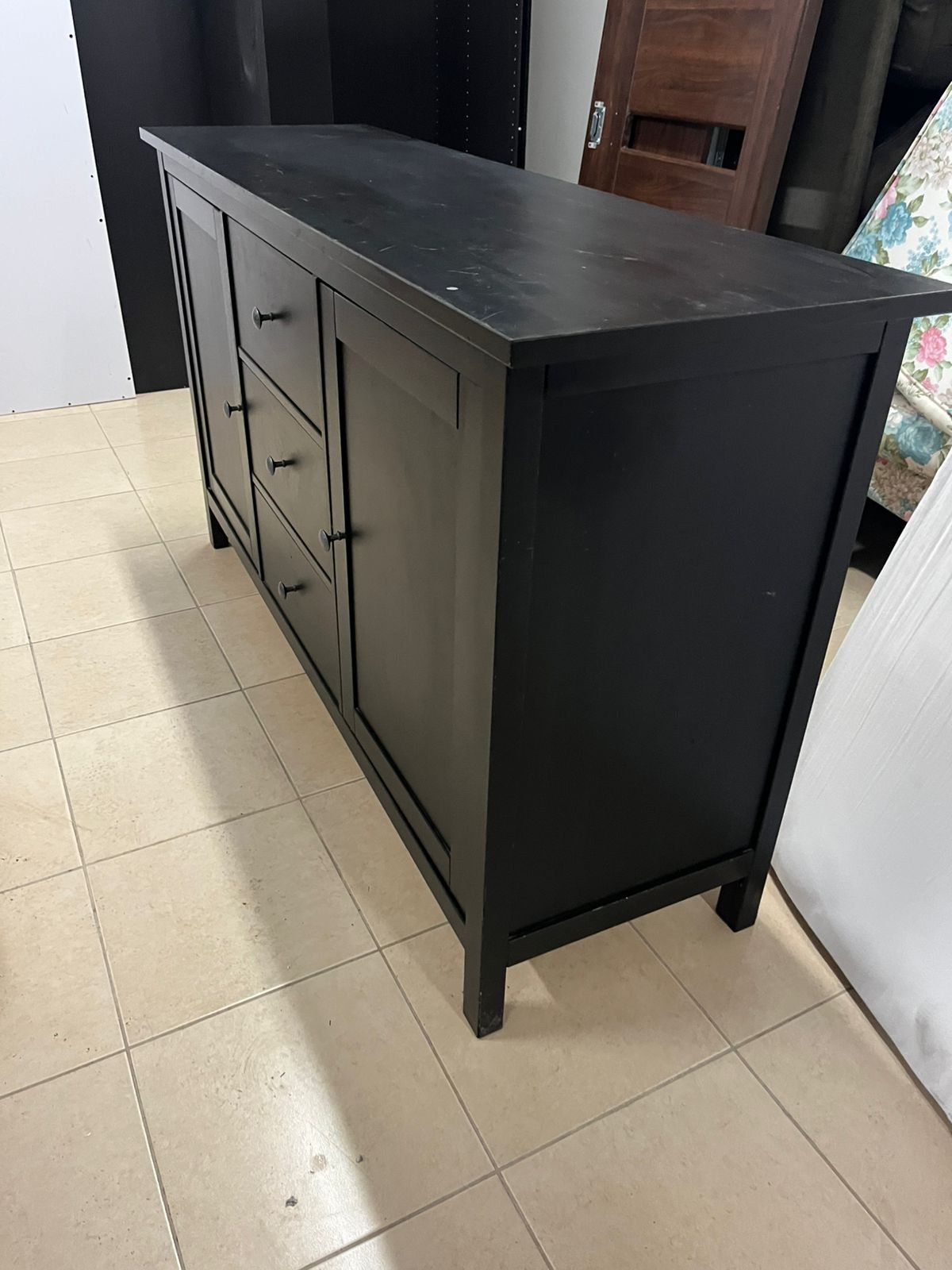 IKEA buffet - Image 9