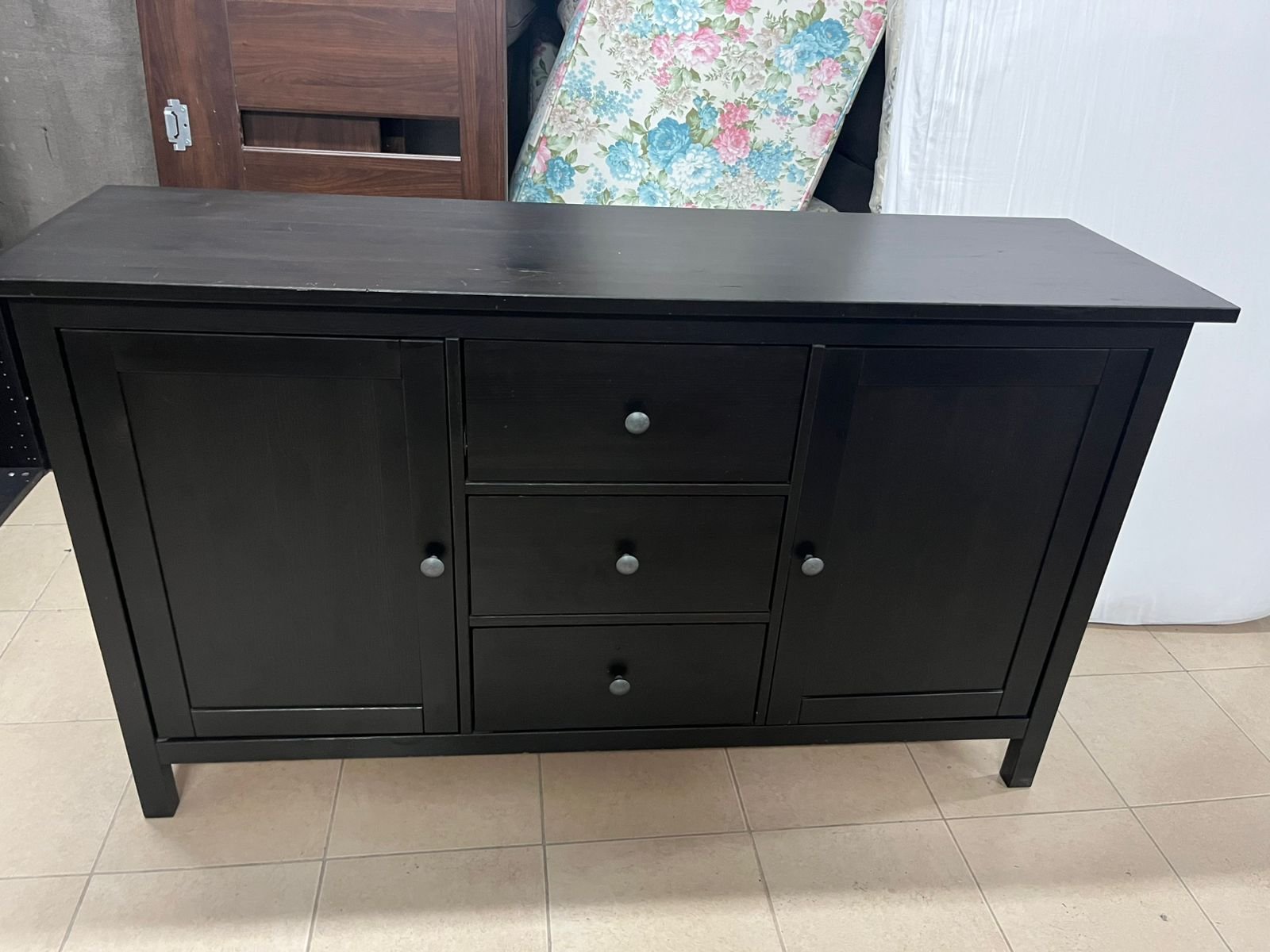 IKEA buffet - Image 14