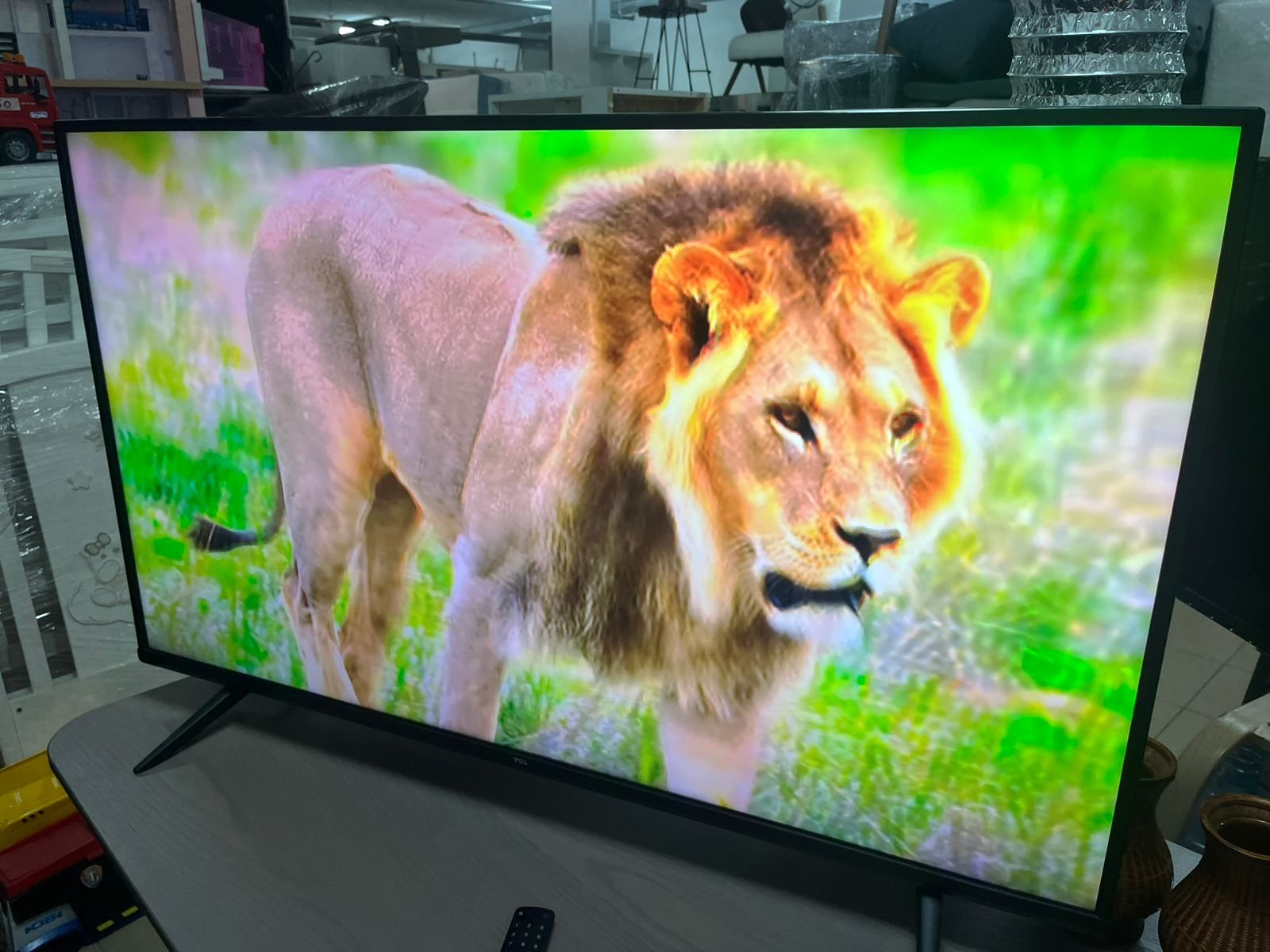 50-inch TV from TCL - Image 3