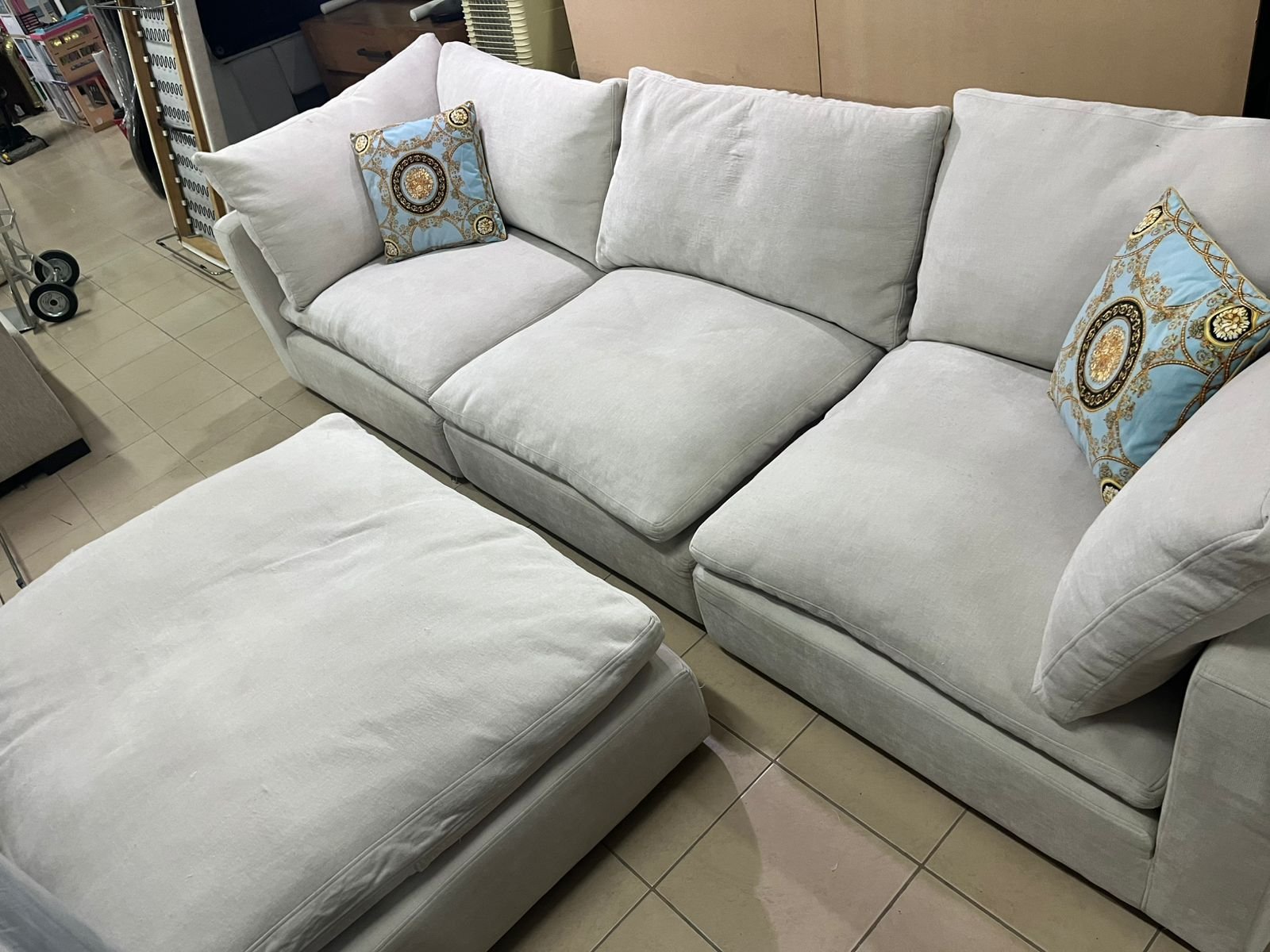 A sofa made of ostrich feathers, perfect for relaxing. - Image 7