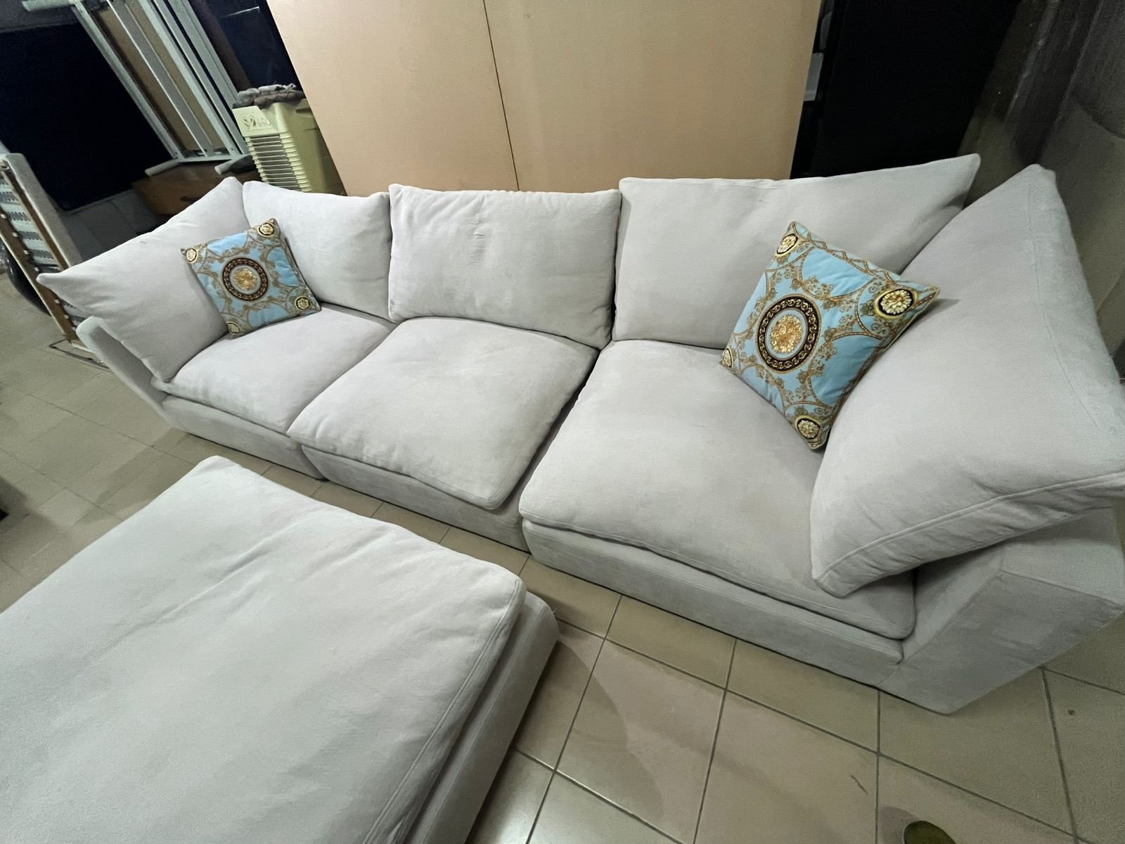 A sofa made of ostrich feathers, perfect for relaxing. - Image 8