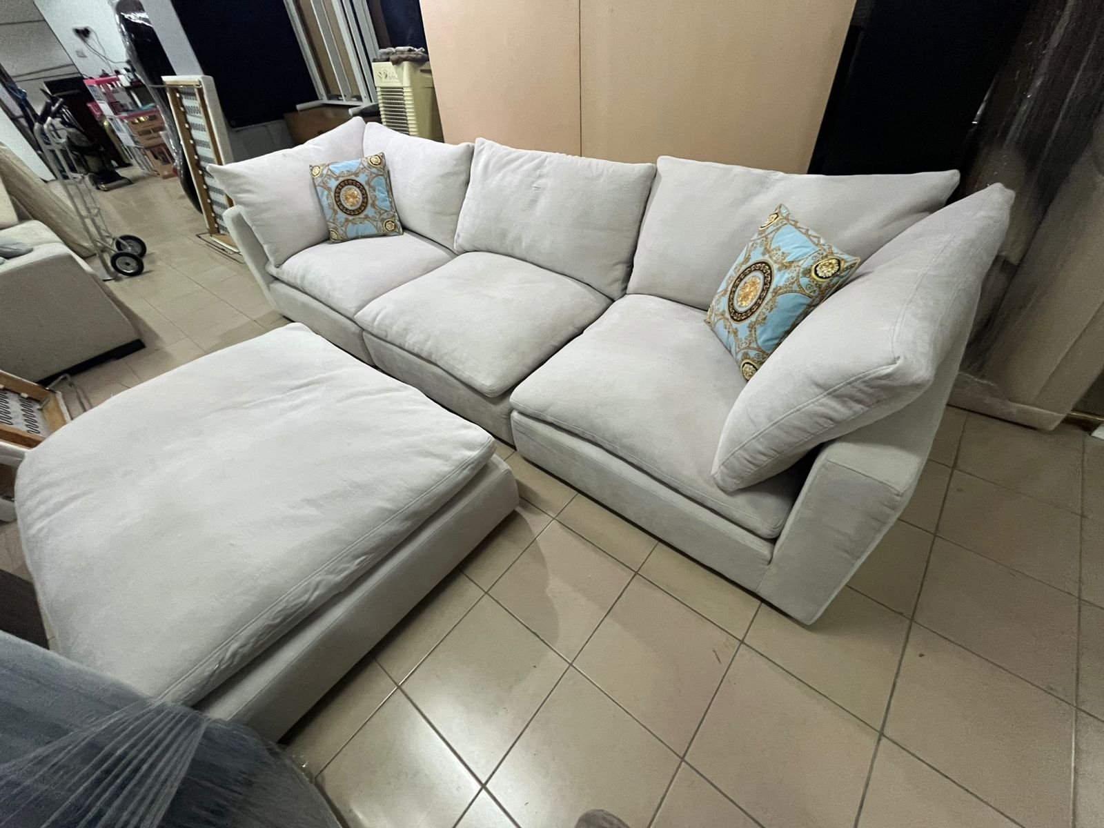 A sofa made of ostrich feathers, perfect for relaxing. - Image 9