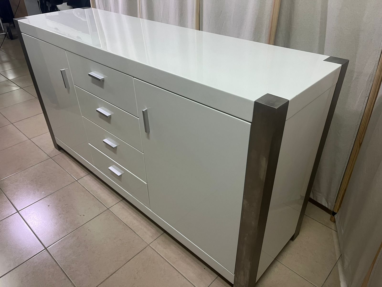 Shiny white buffet from Home Centre - Image 13