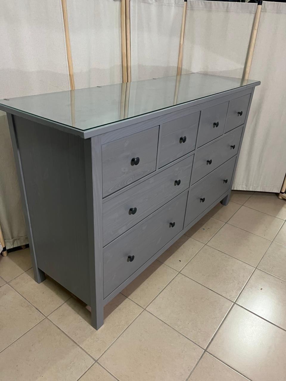 HEMNES Chest of 8 drawers, grey stained, 160x96 cm - Image 4