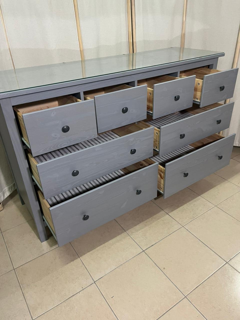 HEMNES Chest of 8 drawers, grey stained, 160x96 cm - Image 13