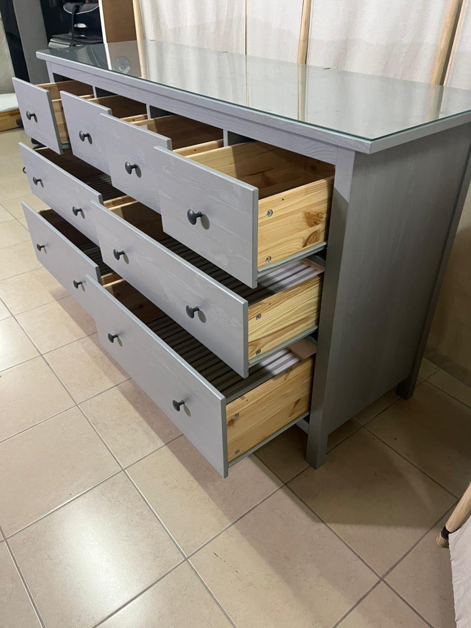 HEMNES Chest of 8 drawers, grey stained, 160x96 cm - Image 15