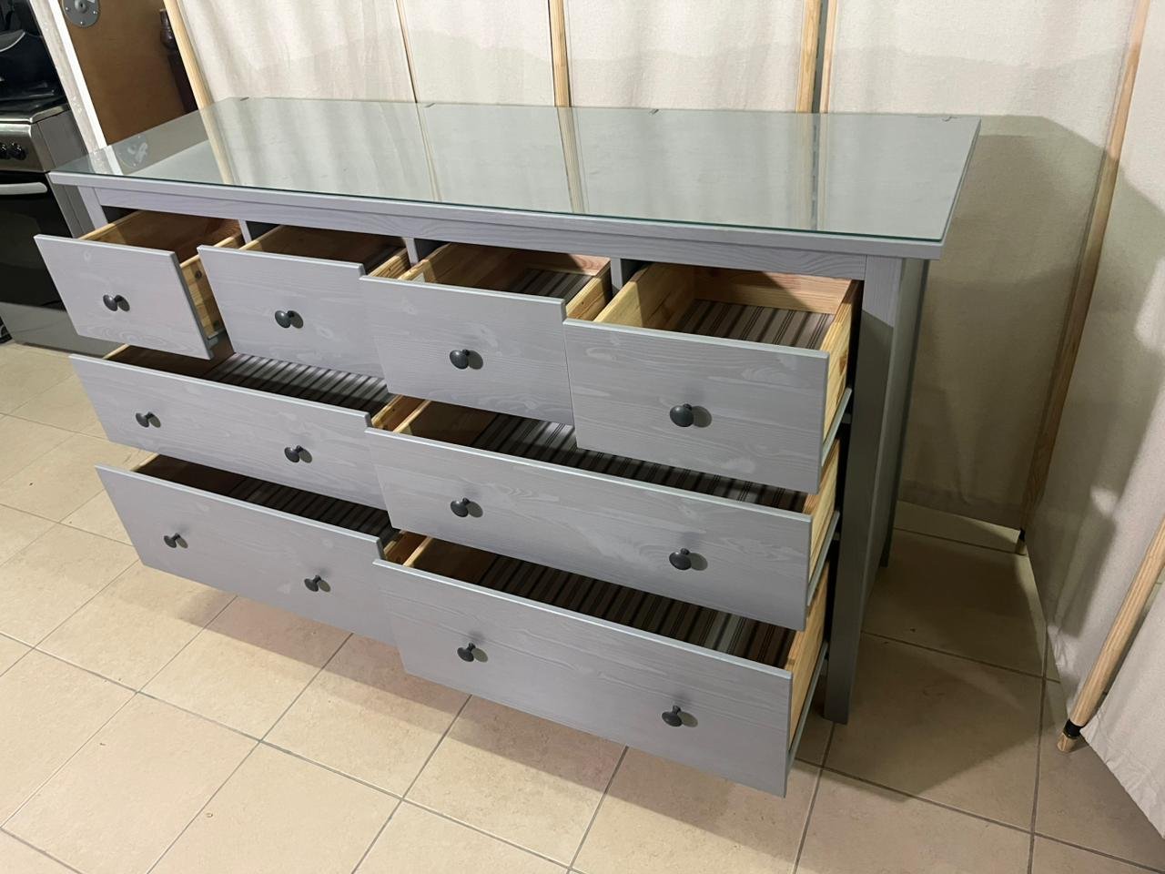 HEMNES Chest of 8 drawers, grey stained, 160x96 cm - Image 17