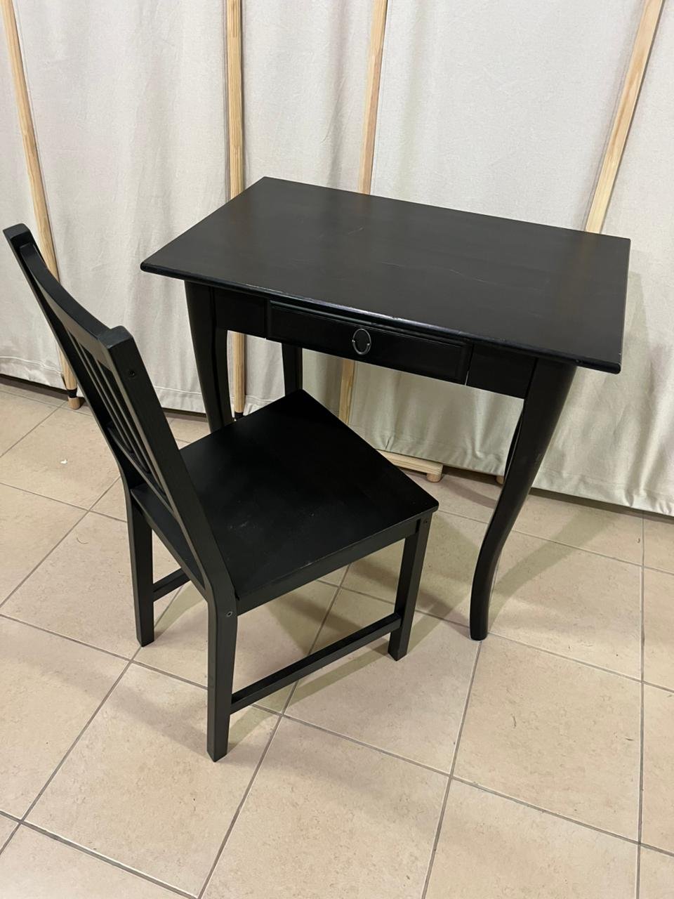 Dressing table with chair