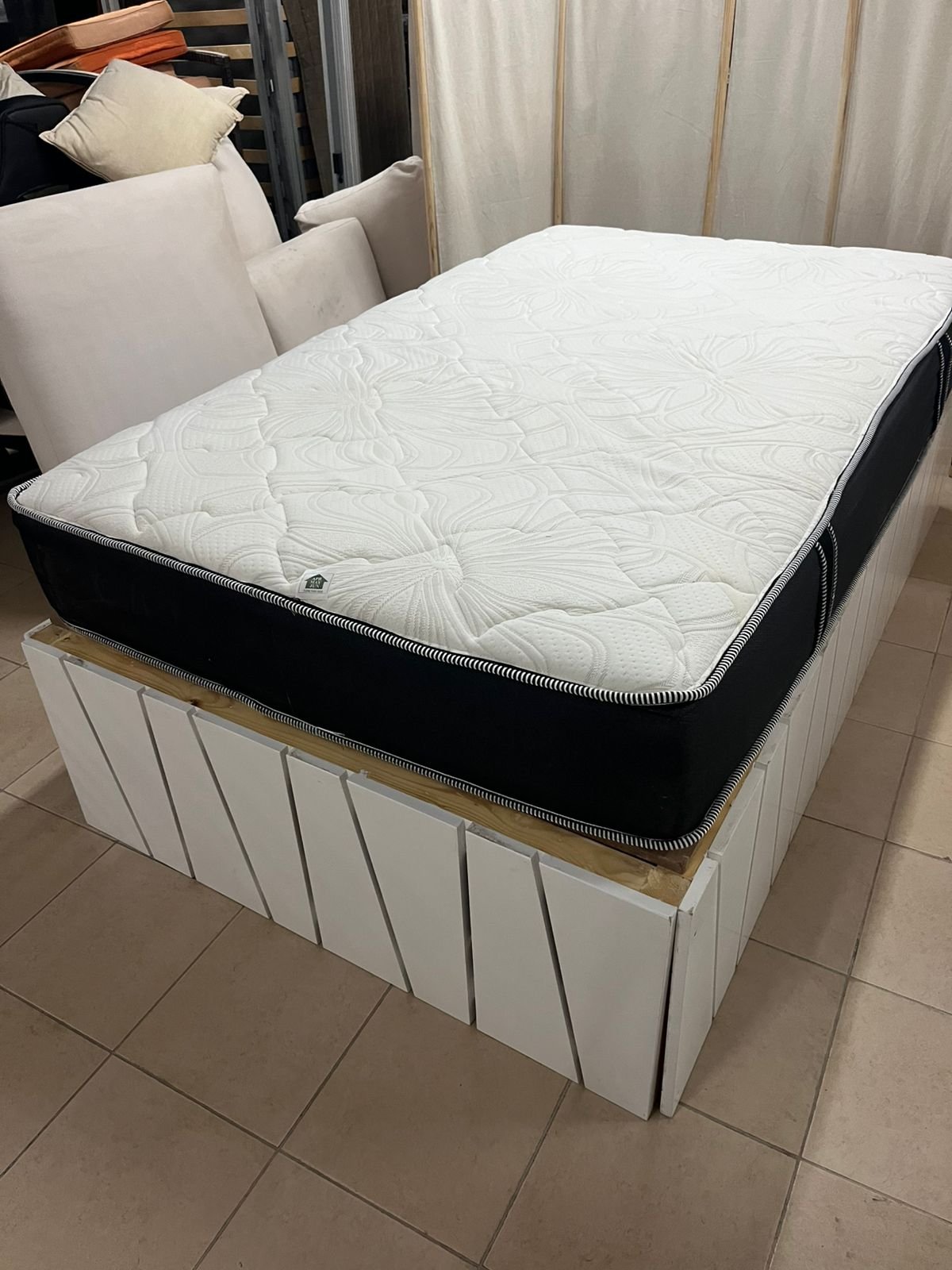 Bed with mattress measuring 120*200 cm - Image 8