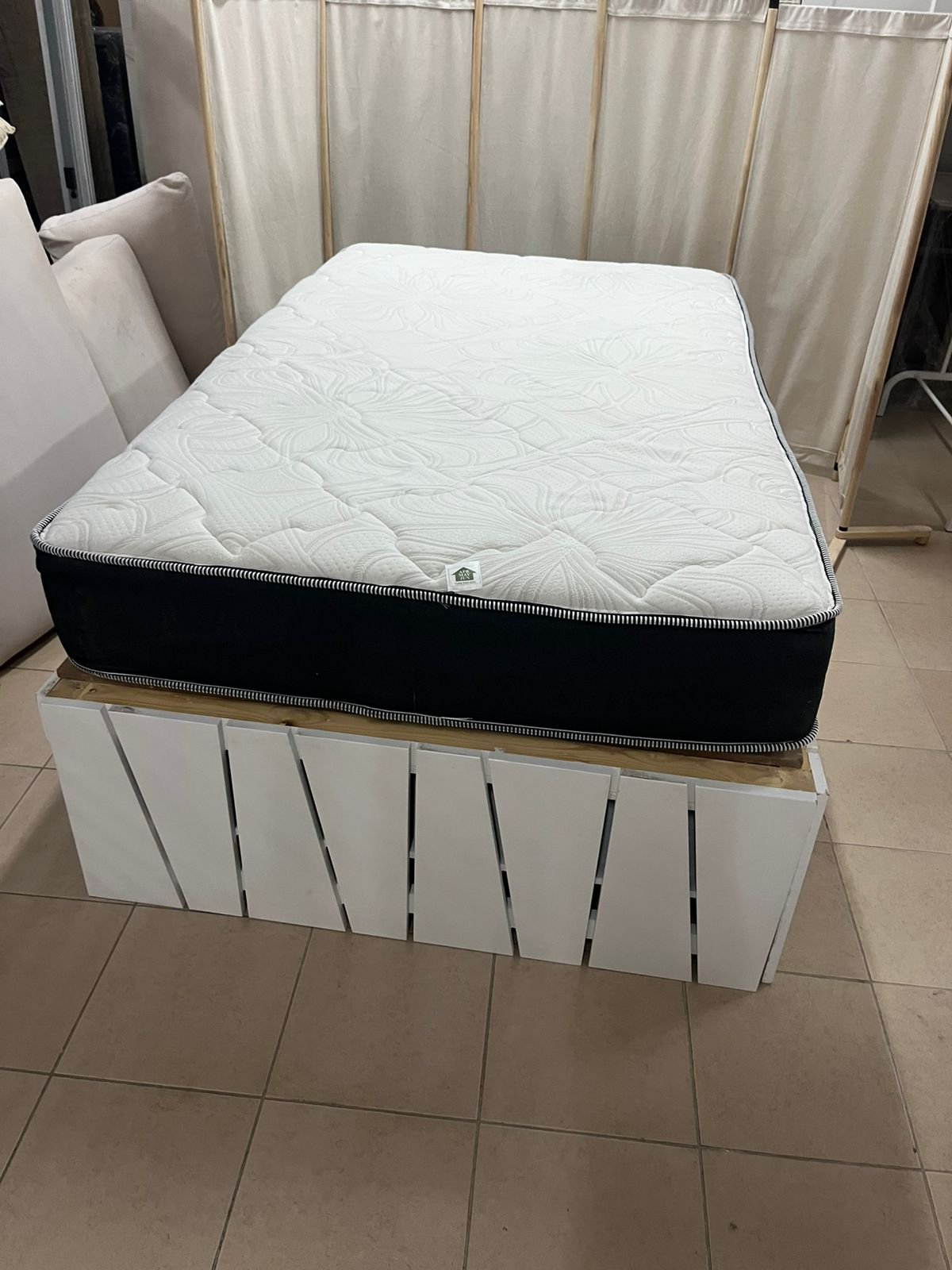 Bed with mattress measuring 120*200 cm - Image 9