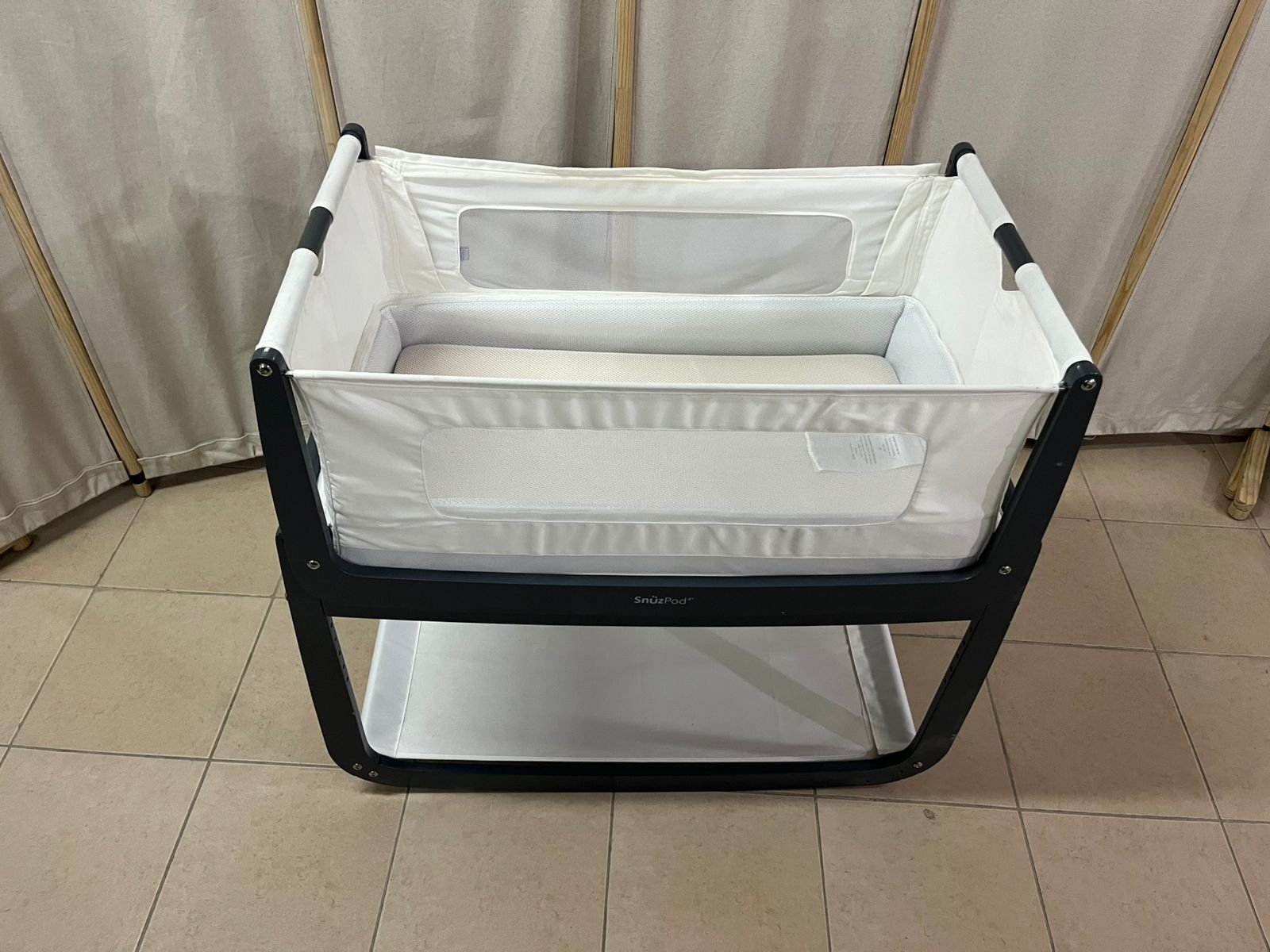 Snooz Snuz Pod 4 Bedside Crib by Snooz | Increased Airflow for Better Sleep - Image 4