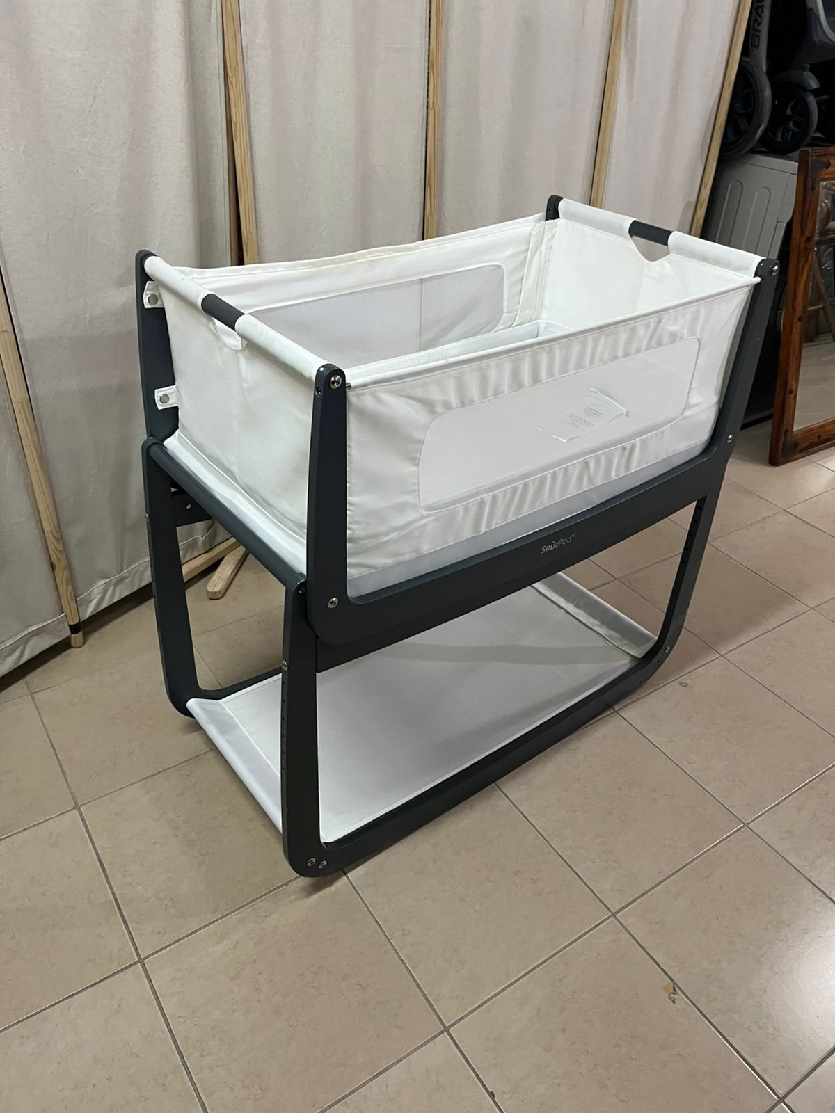 Snooz Snuz Pod 4 Bedside Crib by Snooz | Increased Airflow for Better Sleep - Image 10