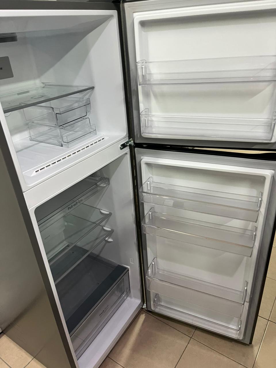 LG Top Freezer Refrigerator - Image 6