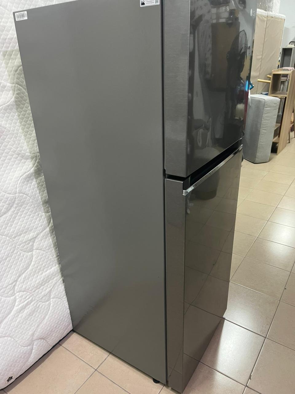 LG Top Freezer Refrigerator - Image 7