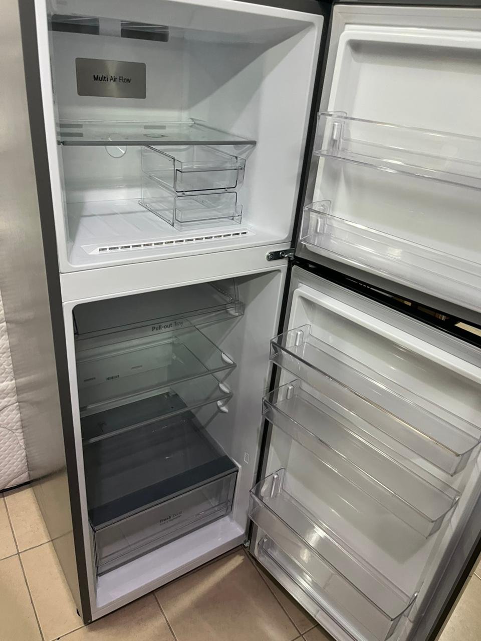 LG Top Freezer Refrigerator - Image 8