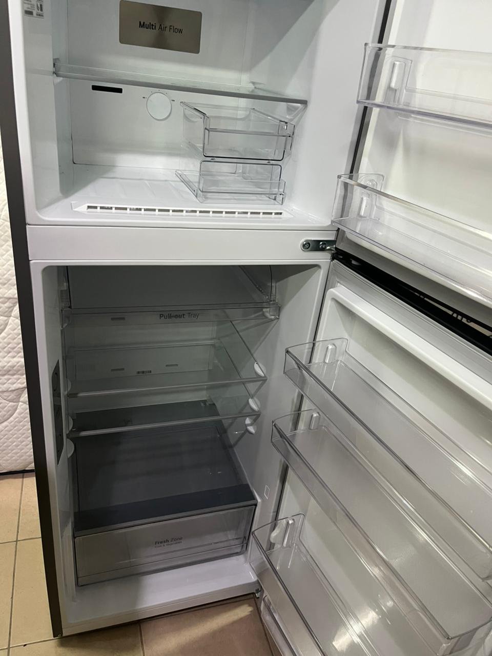 LG Top Freezer Refrigerator - Image 10