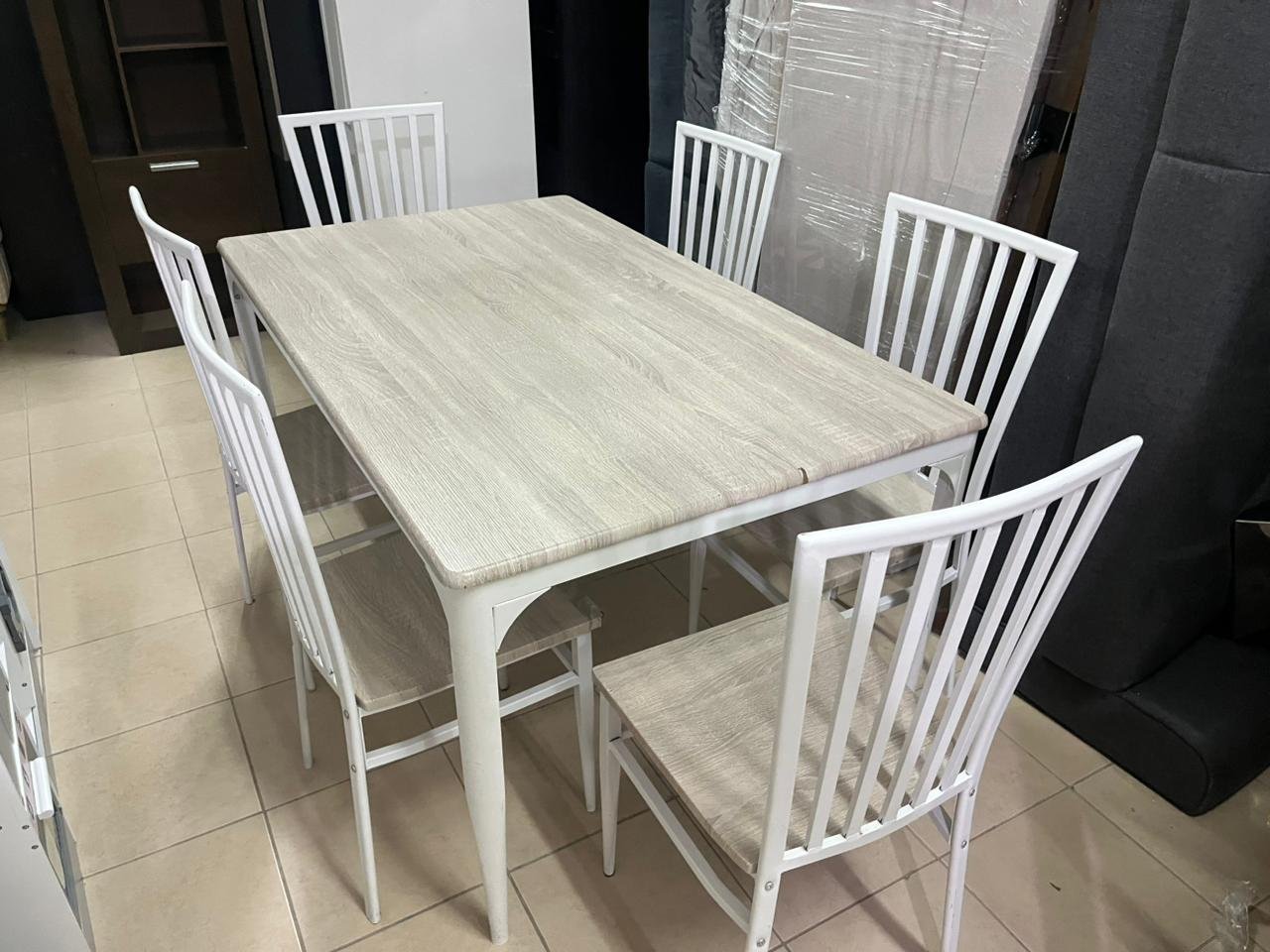 Dining table with six chairs, beige and white color, from Home Box - Image 5