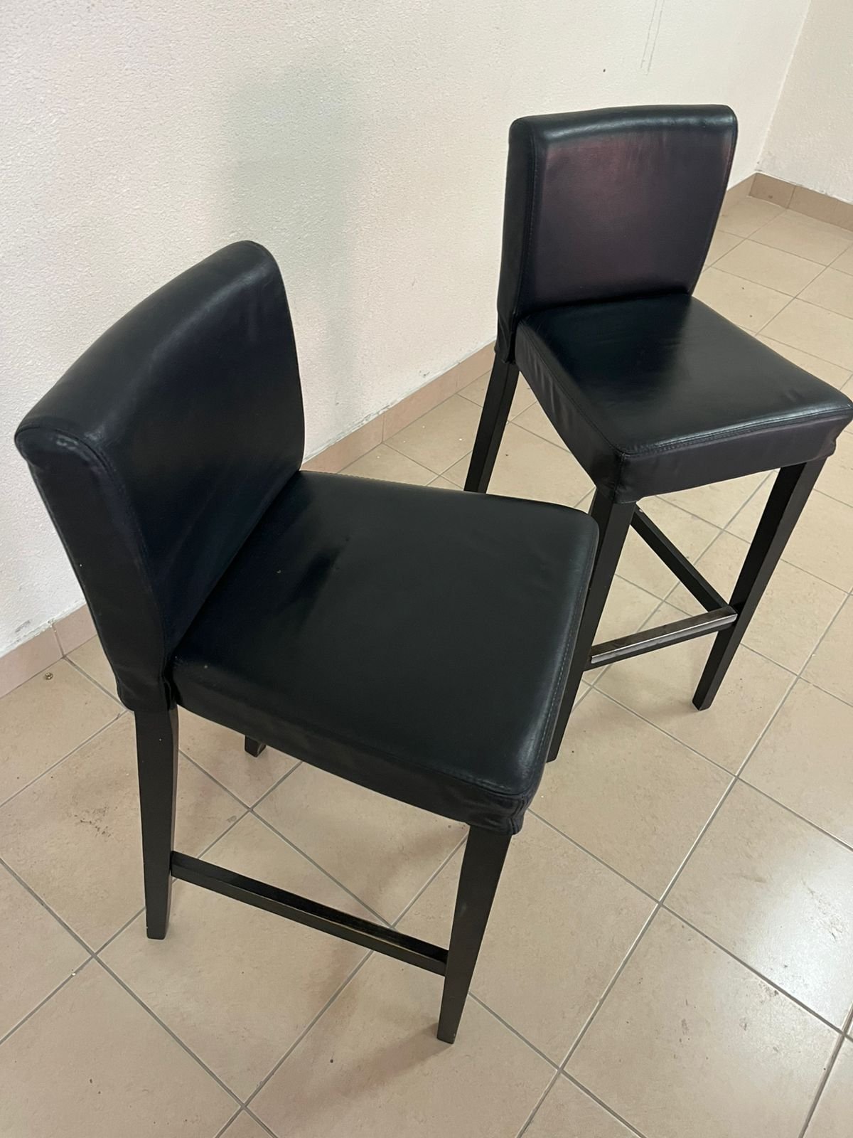 BERGMUND Bar stool with backrest, counter height black/Glose black, 62 cm - Image 10