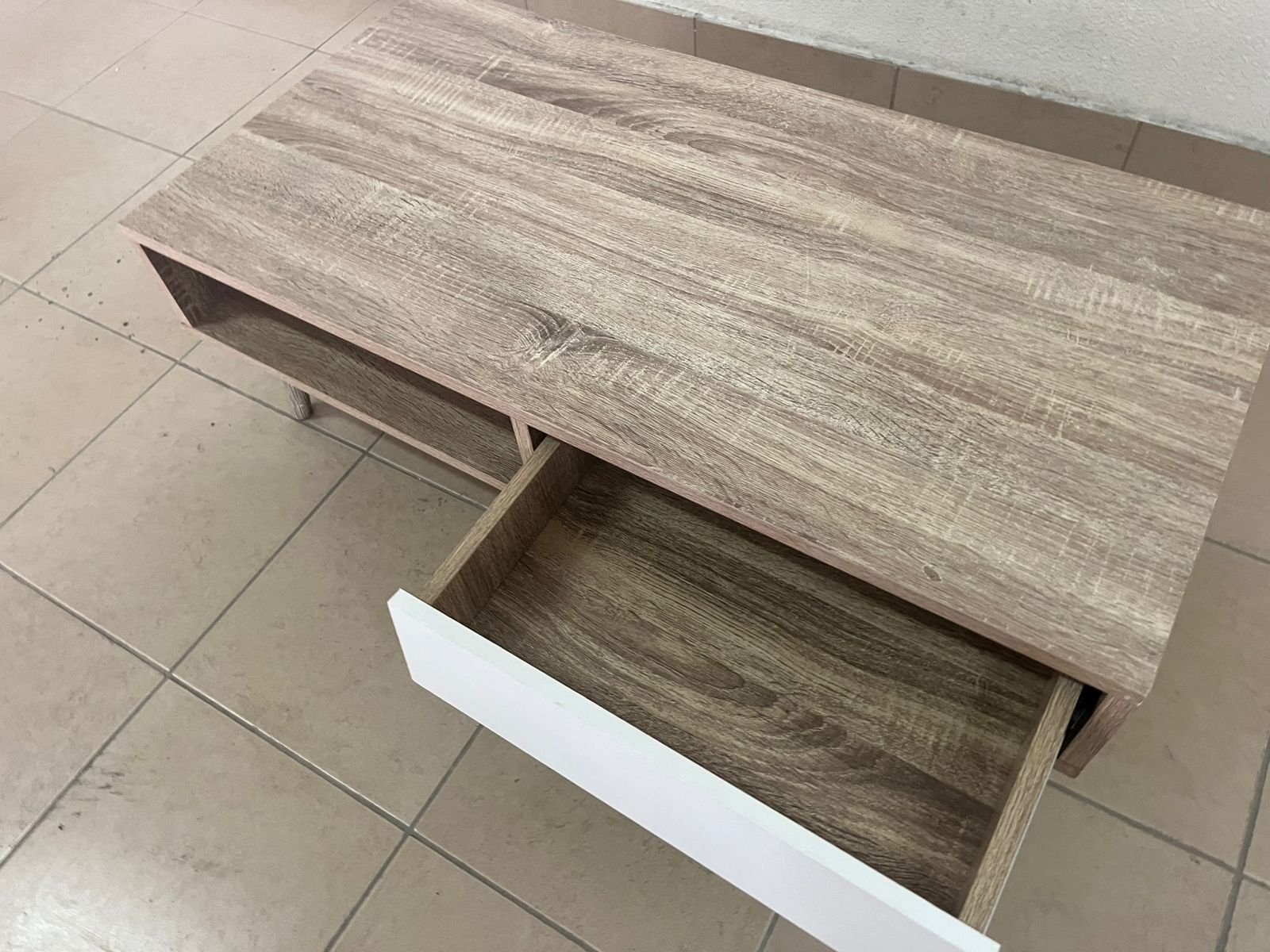 Modern design coffee table in light wood with a white drawer - Image 2