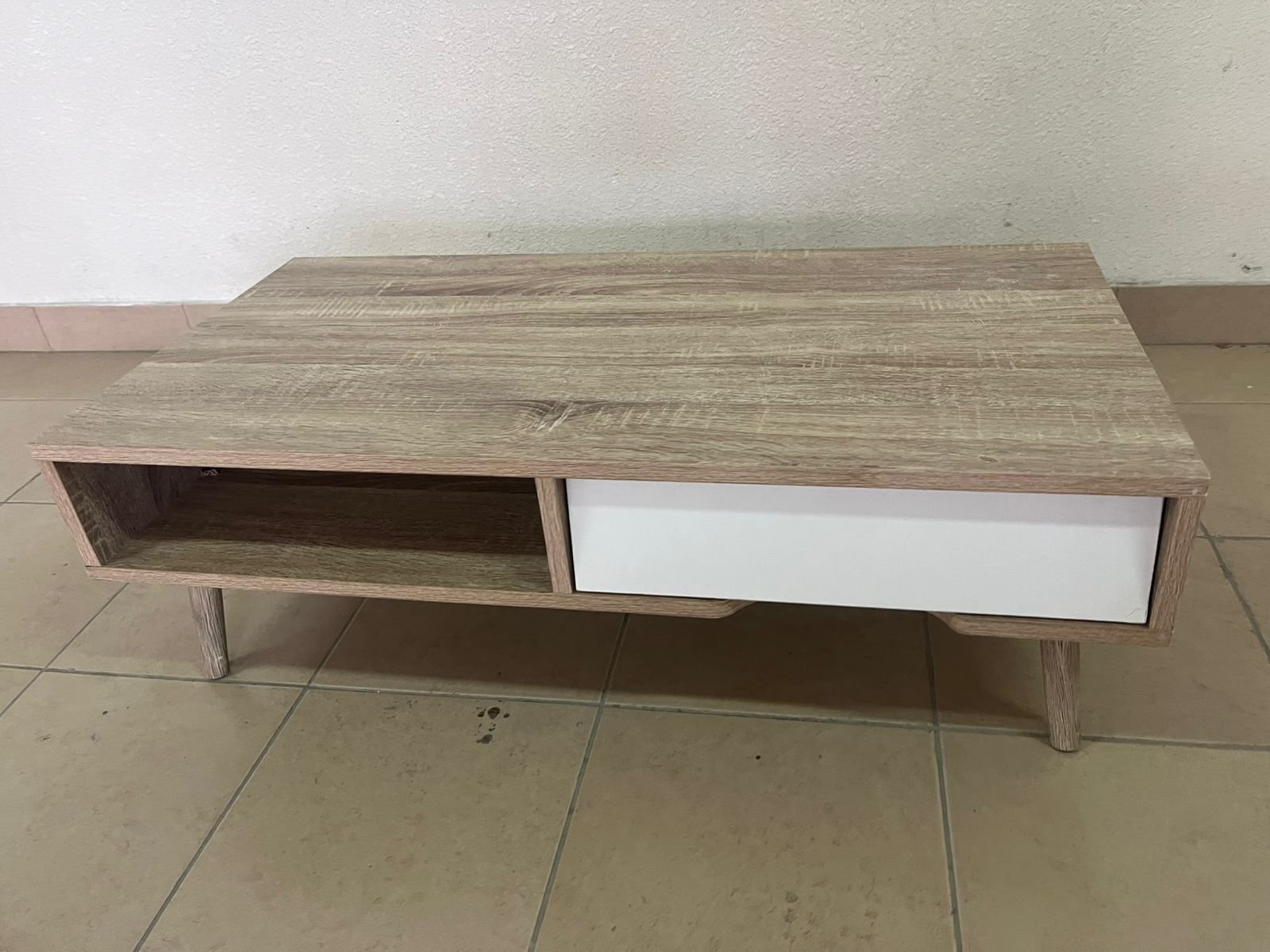 Modern design coffee table in light wood with a white drawer - Image 3