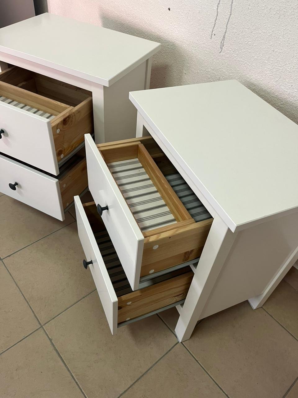 Hemens Two bedside tables, two-drawer chest, white painted, 54 x 66 cm - Image 10