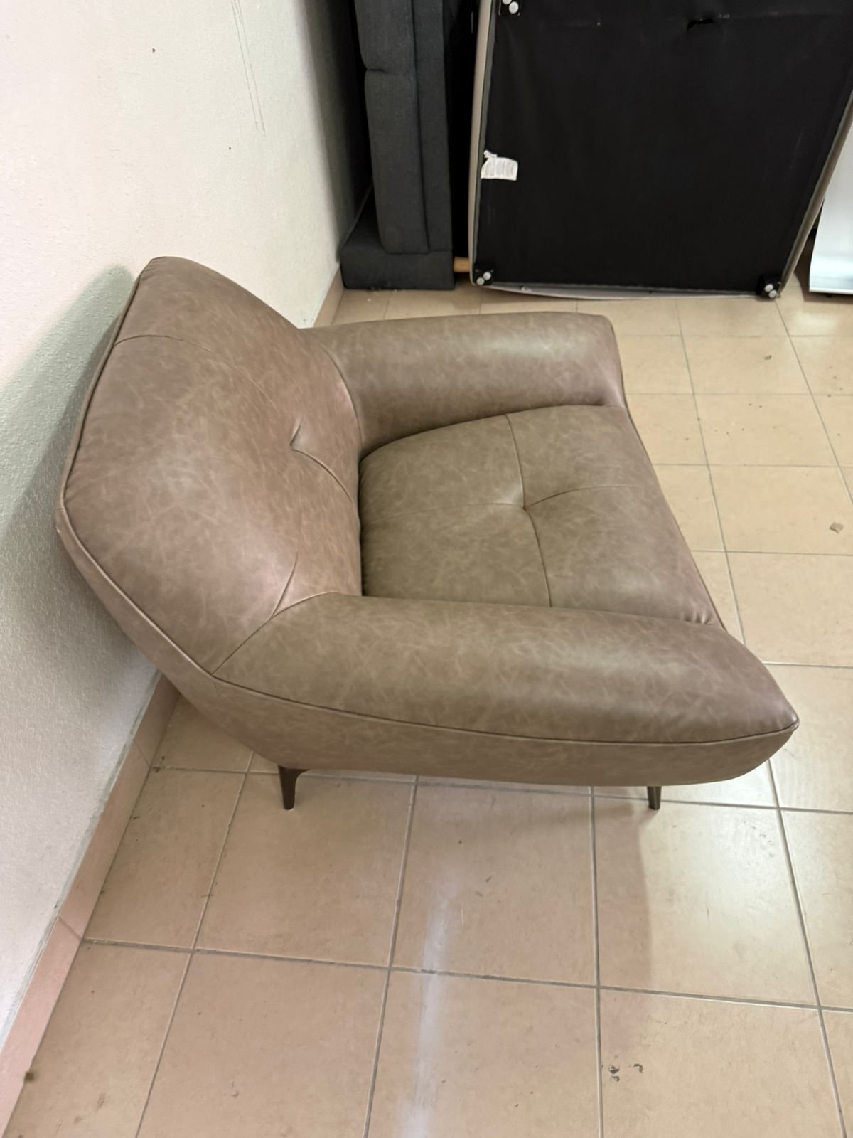 Home Center Radcliffe Faux Leather Armchair. - Image 2