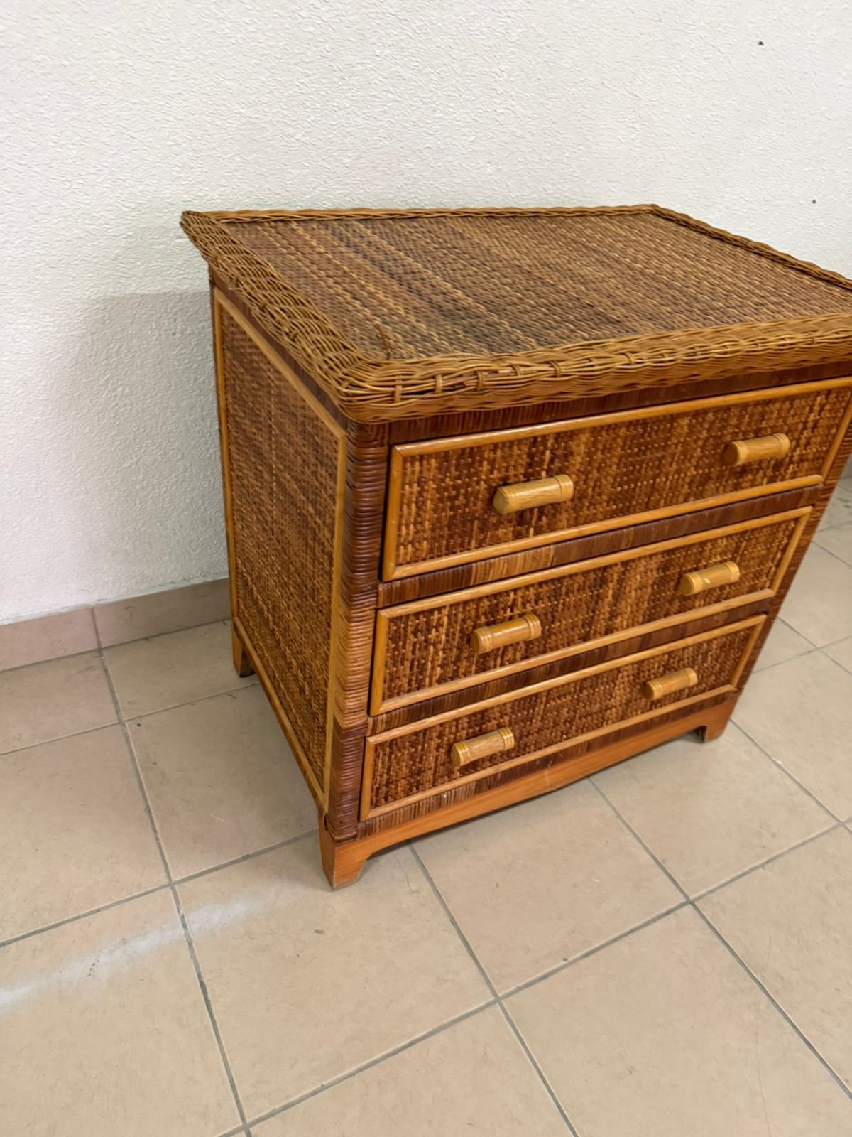 Rattan chest of drawers - Image 7