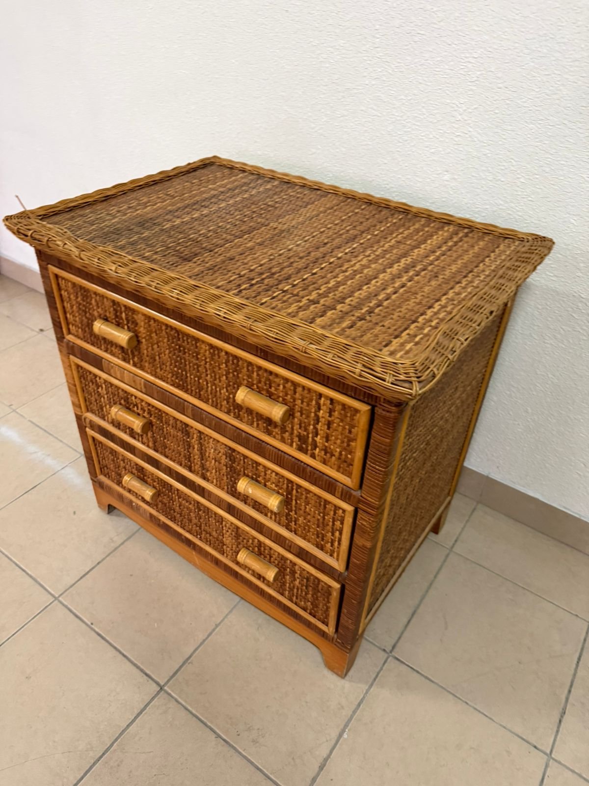 Rattan chest of drawers - Image 9