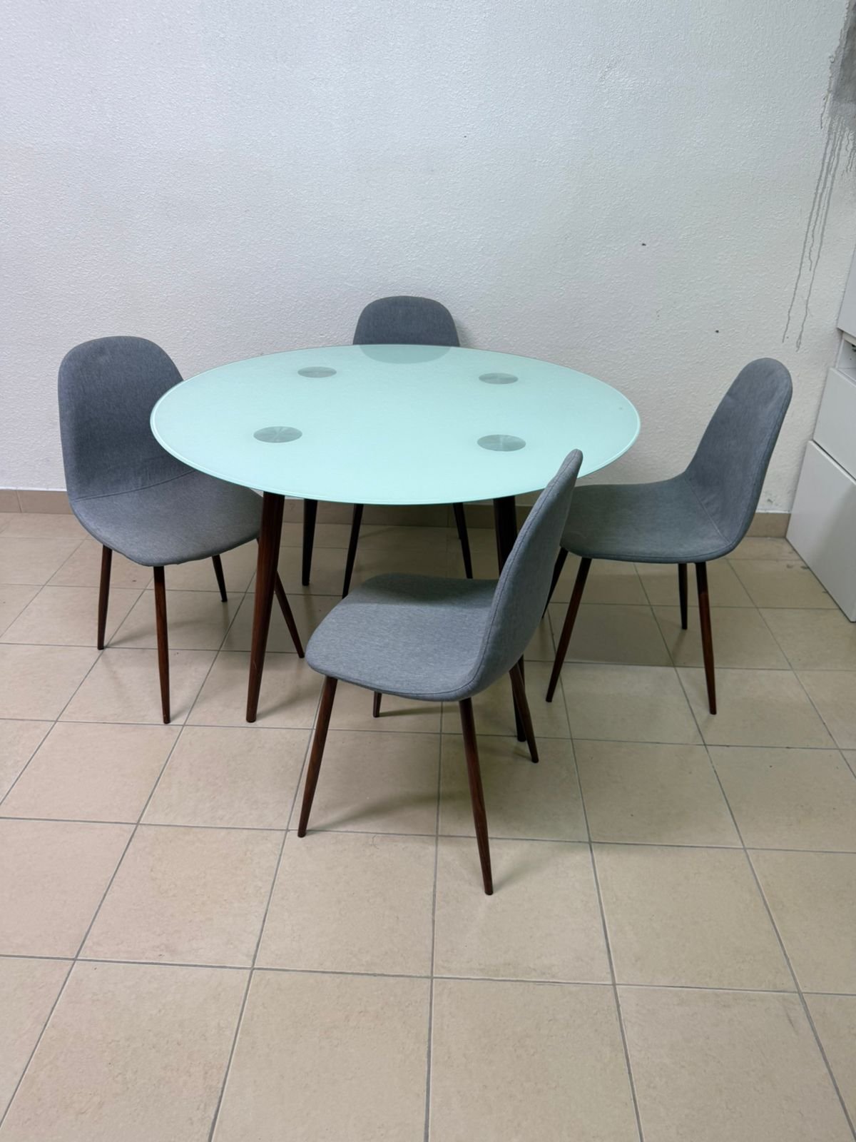 Dining table with four chairs - Image 3