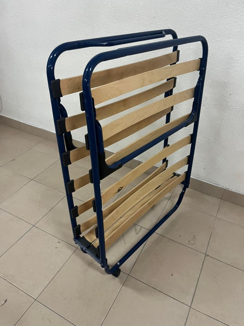 A foldable bed suitable for guests and camping - Image 3