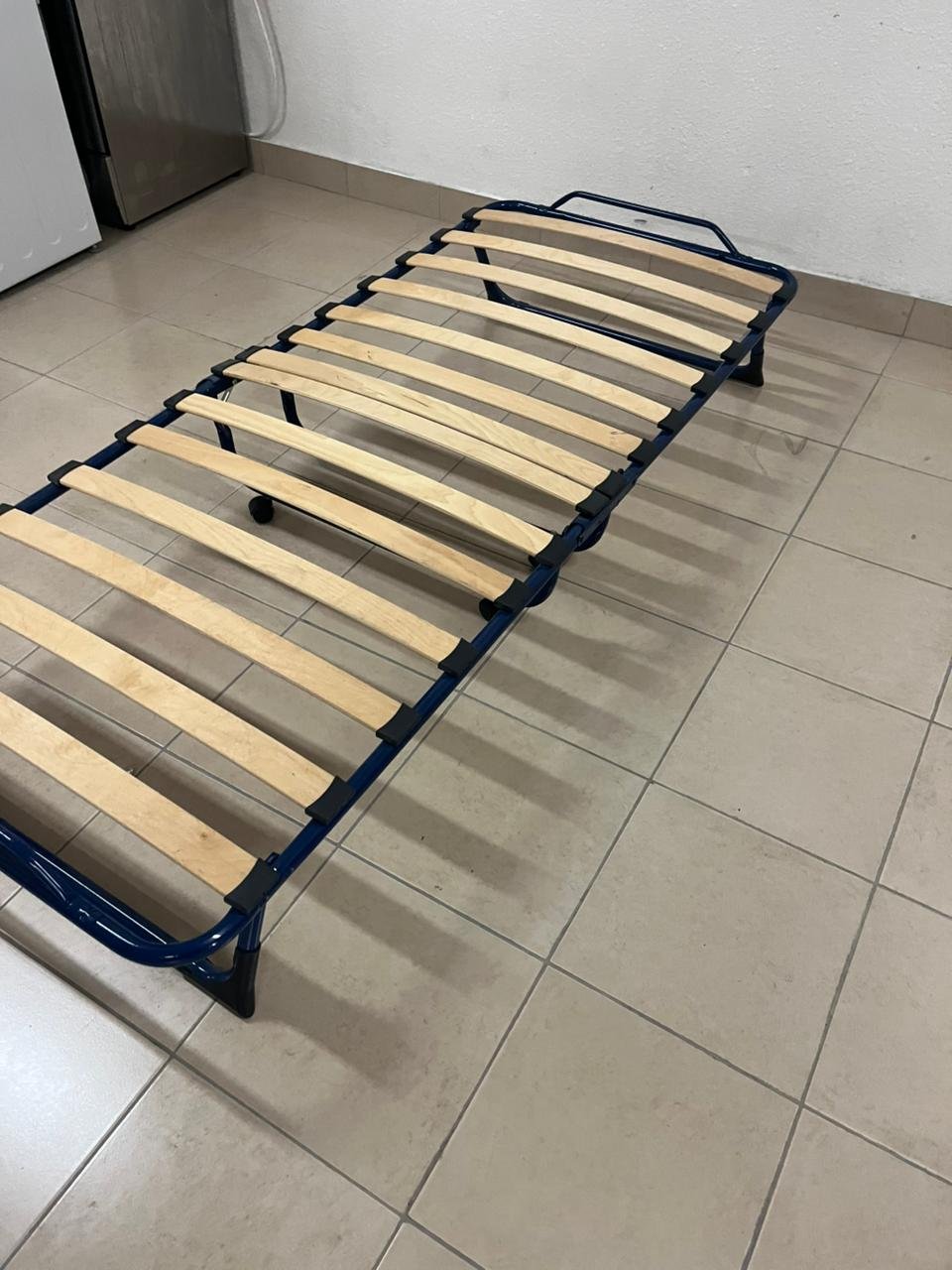 A foldable bed suitable for guests and camping - Image 5