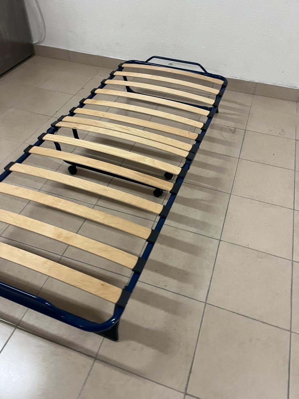 A foldable bed suitable for guests and camping - Image 10